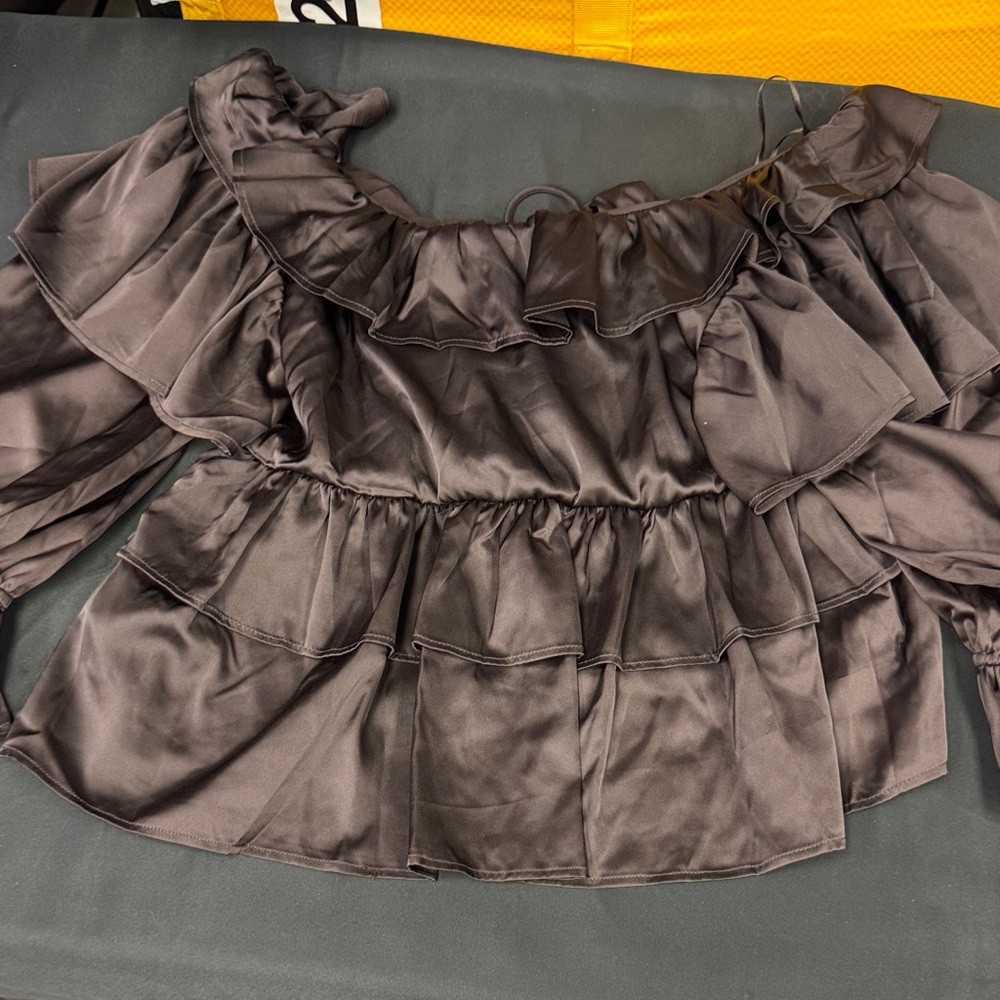 Francesca’s Elegant Dark Brown  Ruffle Off-Shoulder Top size small quarter satin